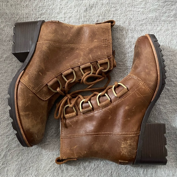 SOREL • Cate Lace Lug Sole Leather Booties • Women’s - Picture 4 of 12